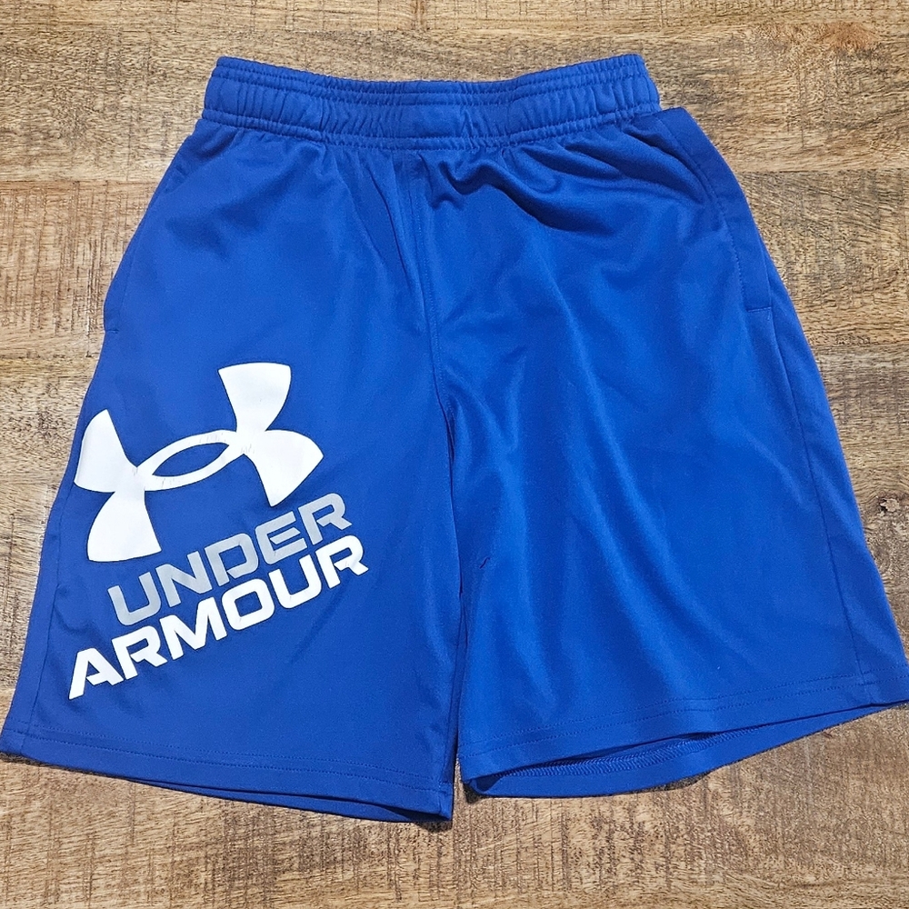 Boys Under Armour Shorts Size M (10-12)